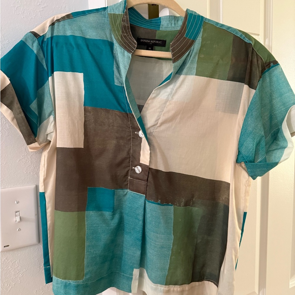 Banana Republic EUC pleated back top in vibrant blue and green